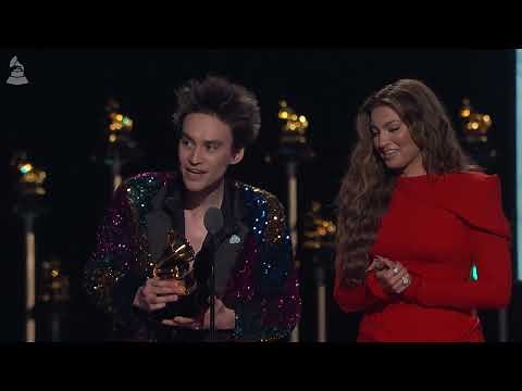 "BRIDGE OVER TROUBLED WATER" Wins BEST ARRANGEMENT, INSTRUMENTAL, or A CAPPELLA | 2025 GRAMMYs