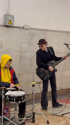 Как на войне 🎸 Агата Кристи ✨ Музыка в метро 🎶 Апрель 2026 Москва #музыкавметро #russia2026