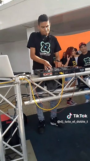 Academia de DJs: Tuto de Mezcla Rápida de Salsa