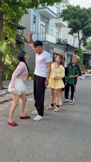 Please queue in order | MUSCLE MAN | #namphuong #muscleman #funny #shorts #hero #kindness