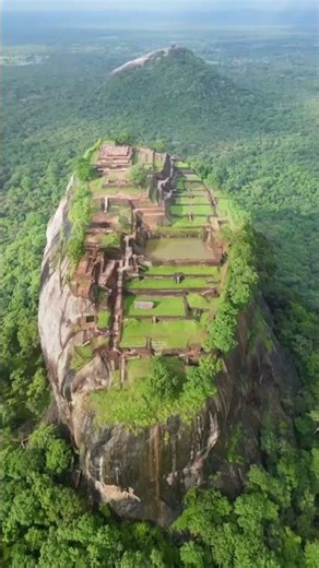 Sigiriya Lion Rock Adventure