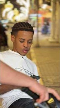 كاكو كام يدور فلوس مني😨🤷‍♂️ #اكسبلور #smartphone #كوميديات #اشتراك_بالقناة #funny #السعودية