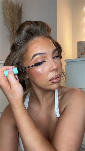 Victoria's Secret Inspired Makeup Tutorial