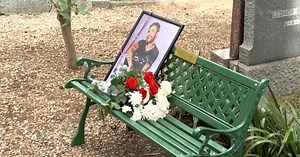 Tak fani upamiętnili tragicznie zmarłego gwiazdora. "Możemy żyć wiecznie"