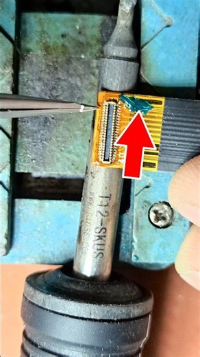 Caption:A broken display strip doesn't always mean a dead display.
