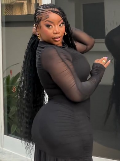 Influencer, Ashmusy, steals the hearts of millions of Nigerian men with her shining African beauty in new video ... ... #ashmusy #nonsmiraj ##nonsmirajhuntgameshow