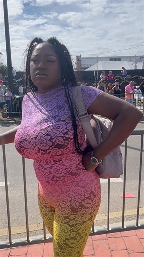 Why would you try to dap me up after putting me on color code #police #ColorCode