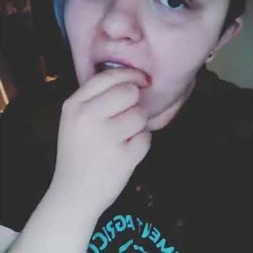 HOW TO: Put on vampire fangs!