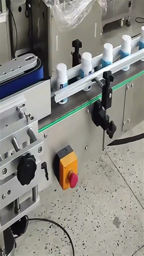 Still Labeling Bottles Manually? Try This Automatic Labeling