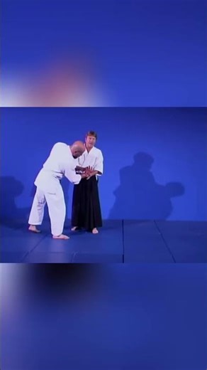 Aikido Forward Roll with Break Fall relieve pressure #shorts