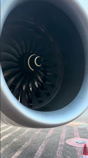 The Rolls Royce Trent 7000 engine for the Airbus A330-800 neo #aviation #rollsroyce #viralvideo
