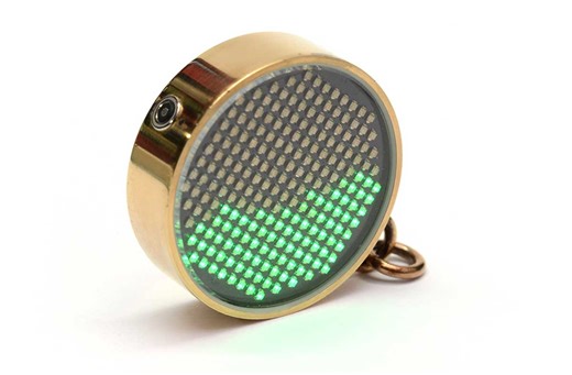 Artist creates digital fluid simulation jewelry that flows like water