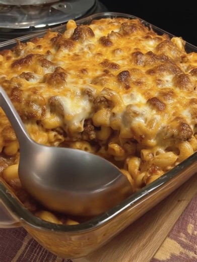 "HAMBURGER CASSEROLE 😘 Don't Lose This Recipe INGREDIENTS 1 lb. ground beef 1 can cream of mushroom soup 1 can tomato soup 1 can whole kernel corn drained Recipe in (c.o.m.m.e.n.t ).👇" | Recipes For Family