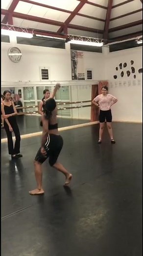 Aula de Dança Contemporânea