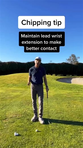 Josh Zander | Golf Instructor and Coach on Instagram: "An overlooked tip for chipping!"