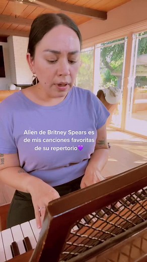 Carla Morrison's Alien Cover on Piano