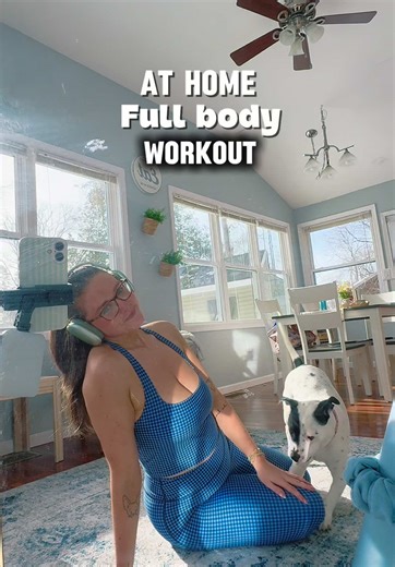 HAPPY FIRST DAY OF FIT FEBRUARY 🤍💋🦋💌 This full body workout is SO GOOD. I was dripping sweat and having a blast at the same time. FULL WORKOUT DETAILS ❣️❣️ • 3x10 RDL bent over row • 3x8 lateral front raise • 3x10 squat tricep extension • 3x10 curtsy lunge bicep curl • 3x8 bent over reverse fly tricep kickback • 3x20 knee to elbow crunches • 3 planks til failure Fit February doesn’t mean you have to do my workouts! It’s all about moving in some way. If you don’t like these types of workouts,