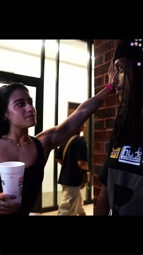 Women Flirting vs Men Flirting #streameruniversity