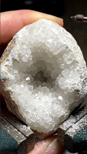 Why Salt Geodes Crack Into Perfect Cubes