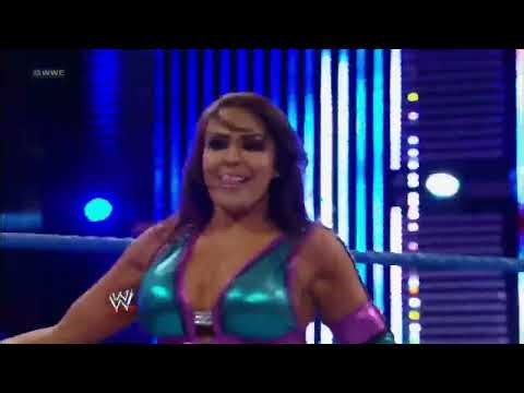 WWE Superstars: 8/2/2012 Layla vs Natalya
