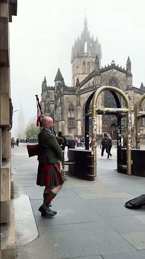 Welcome to Edinburgh, Scotland🏴󠁧󠁢󠁳󠁣󠁴󠁿 #youtubeshorts #travelscotland #viralshorts