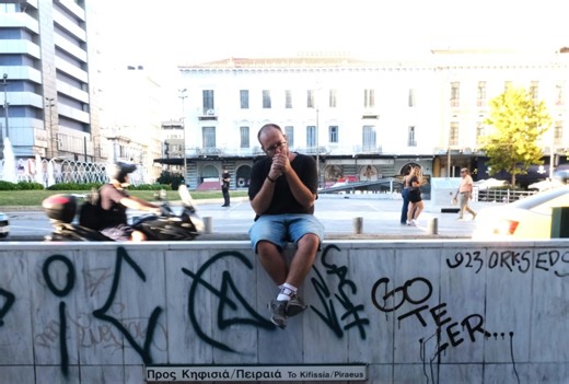 Βασίλης Ράλλης στο ethnos.gr: «Η μουσική όπως και η ζωή δεν πρέπει να έχουν σύνορα και ταμπέλες»