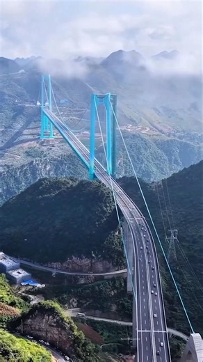 दुनिया का सबसे ऊँचा पुल! इंजीनियरिंग का सबसे बड़ा चमत्कार 😱 | Huajiang Grand Canyon Bridge