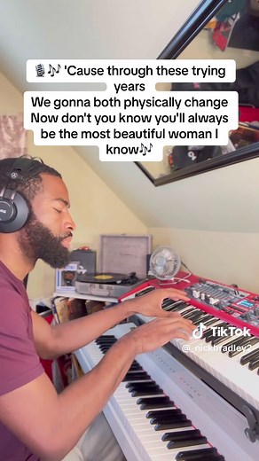 Emotional Piano Karaoke Singalong for Couples