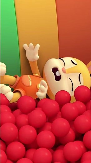Whoa! Rolling Down the Bunk Bed Slide! (Red Jeni ver.) 🔴 ❤️ #Hogi #shorts