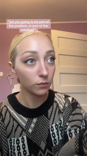 Dealing with PDA Reactions: From Planning to Trusting the Moment