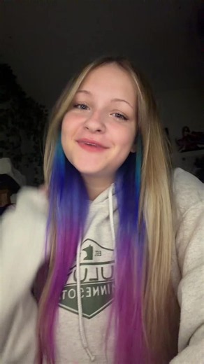 Randomly remembered my hair is customizable #unicornhair #peekaboo #hairdye