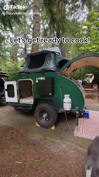 Easy set-up with the #cookpartnerstove #teardroptrailer #teardropcamper #rooftoptent #campingwithkids #tinycamper #rvlife #campkitchen