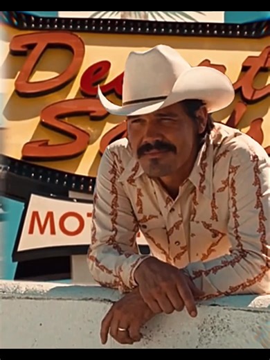 Llewelyn Moss / Josh Brolin / No Country for Old Men (2007) • • • #movieedit #film #00s #american #western