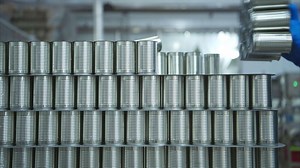 Process and production line in canned fish factory