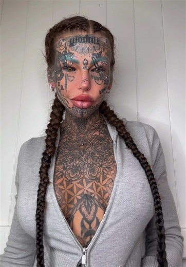 WHO NEEDS AN INTRO - YOU ALREADY KNOW. #amberluke #tattootiktok #fyp #australiasmostattooedwoman #eyeballtattoo #heavilytattooed #bodymodifications #foryou #facetattoo