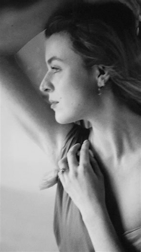 Studio Soma - brand photography and marketing on Instagram: "Our black and white micro sessions are OPEN (!!) for registration! March 15th, 9-1pm 200.00 with 2 edited high resolution images included These black and white sessions are absolutely *perfect* for beautiful wall art of your family, they are the most beautiful classic headshots for your brand, and my favorite of all time for dance photography. But…. You won’t see black and white offered for another year. So if you’ve been on the fence-