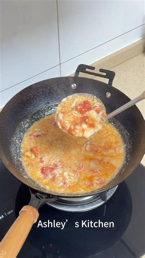 The Soup I Never Get Tired Of 🍅🥚 #easyrecipe #healthyrecipes #souprecipe