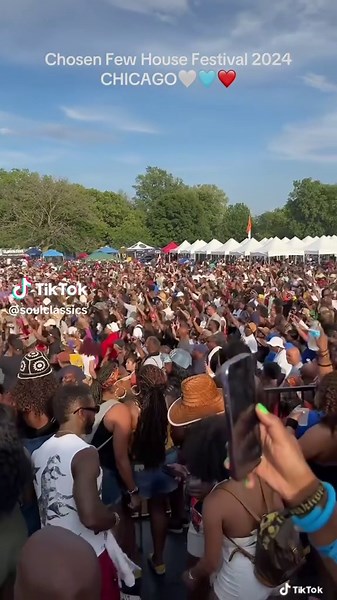 Exploring Chicago House Music's Legacy in the 80s and 90s