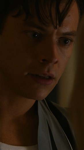 Florence Pugh and Harry Styles have a not-so-perfect life in DON'T WORRY DARLING, now playing on Netflix UK/IE. | Netflix