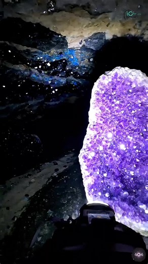 Gemstone Caves: Exploring Crystals, Diamonds & Geodes