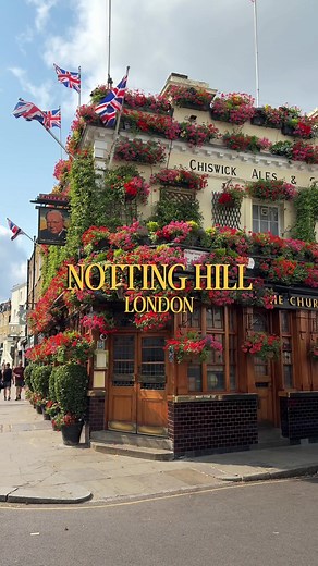 Explore Notting Hill: A Vibrant London Experience