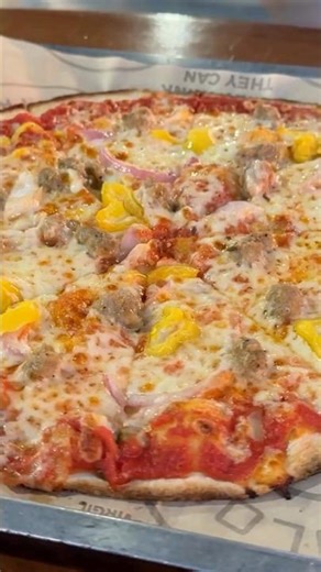 $14 for a Pizza with UNLIMITED Toppings at MGM Grand Las Vegas #vegas #lasvegas #mgmgrand