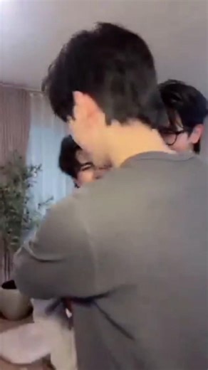 Pie been third wheel 🤭 #bevertonliew #tonliewmtp #bbverpj #besidethesky #foureveryou2 #tonfhatyphoon