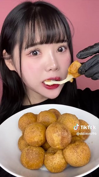 치즈볼 먹방 ASMR: 치즈볼 추천 디시 | Mukbang Cheese Ball Eating Show