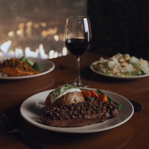 We’re opening early this Valentine’s Day at participating locations. Book now to celebrate love while enjoying delicious food and fine wine. Learn more about your nearest participating location by visiting our website. | The Keg Steakhouse Bar
