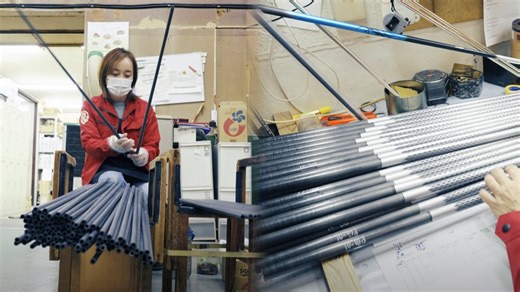 Step-by-Step Process of Painting Golf Club Shafts in a Factory