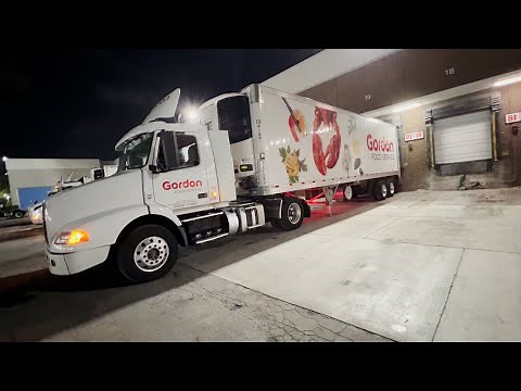 GFS Morning Routine | Gordon Food Service | Trucking