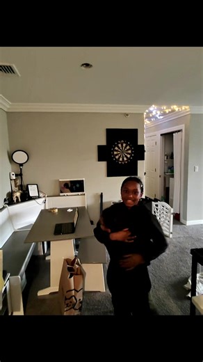 I think that’s like the complete opposite of squaring up 🤣 Aria was close though 😬 #SquareUp #SquareUpChallenge