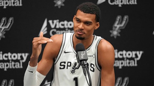 Des ultras en NBA: Victor Wembanyama a commencé à former les futurs "capos" des Spurs