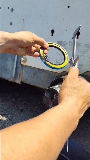 Bobcat axle seals. Do not make this mistake! Watch.